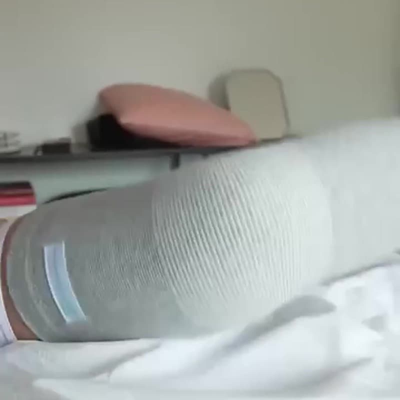 Reste en place, même allongé